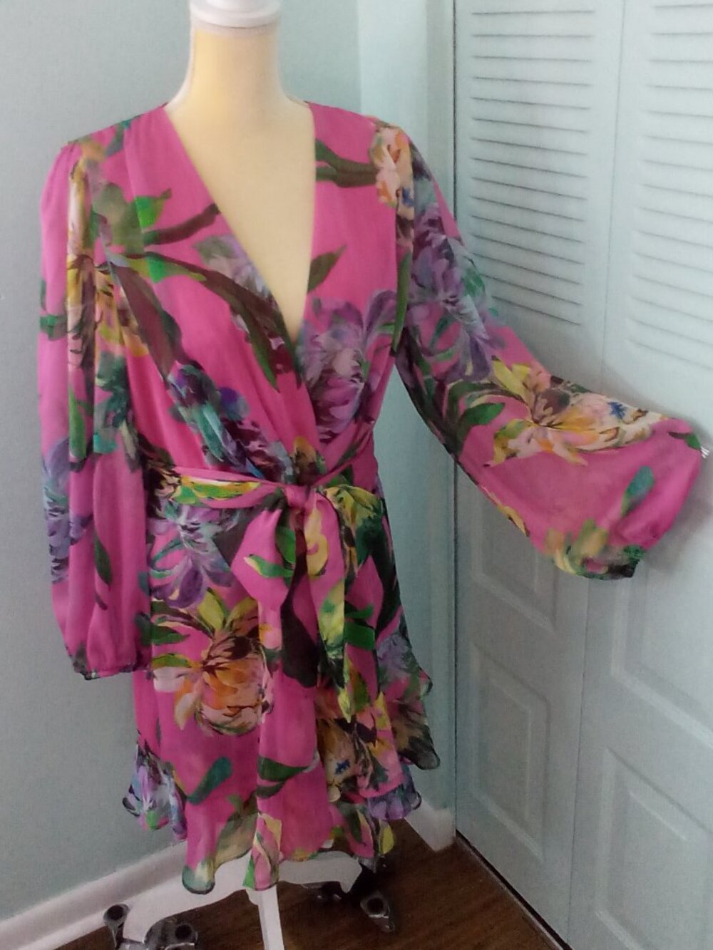 ALEX MARIE 14 LAUREL WISTERIA FAUX WRAP V-NECK RUFFLES SHEER ELASTIC CUFFS LINED